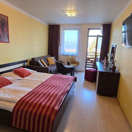 Apartman Aquapark - Hotel เบเชนยอวา ภายนอก รูปภาพ