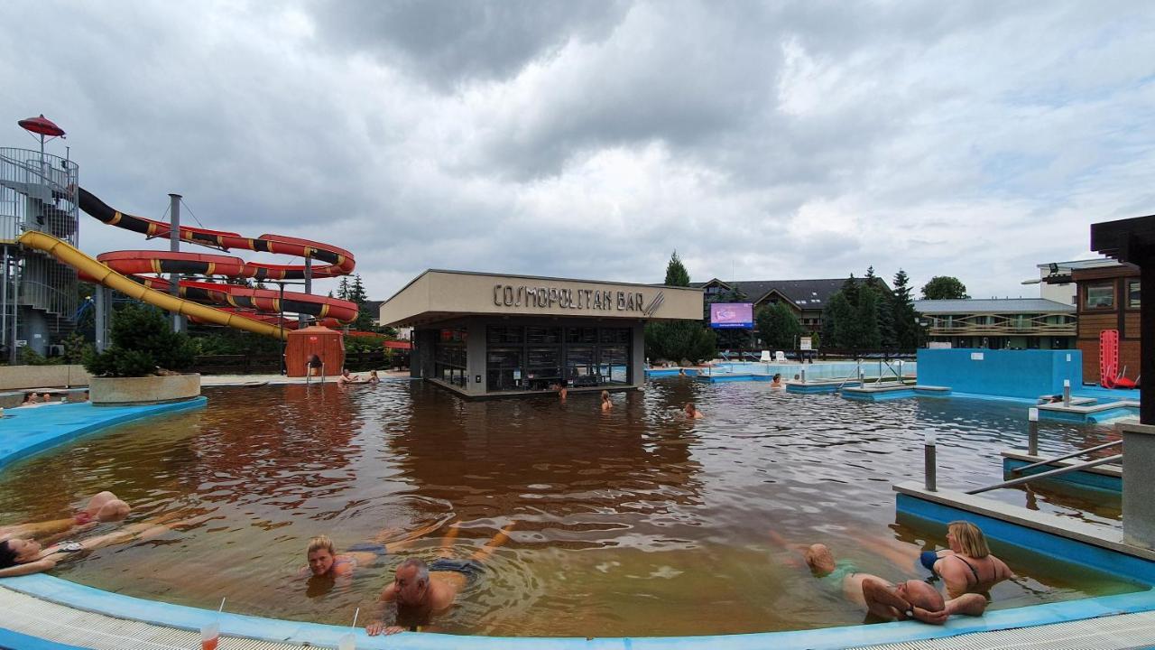 Apartman Aquapark - Hotel เบเชนยอวา ภายนอก รูปภาพ