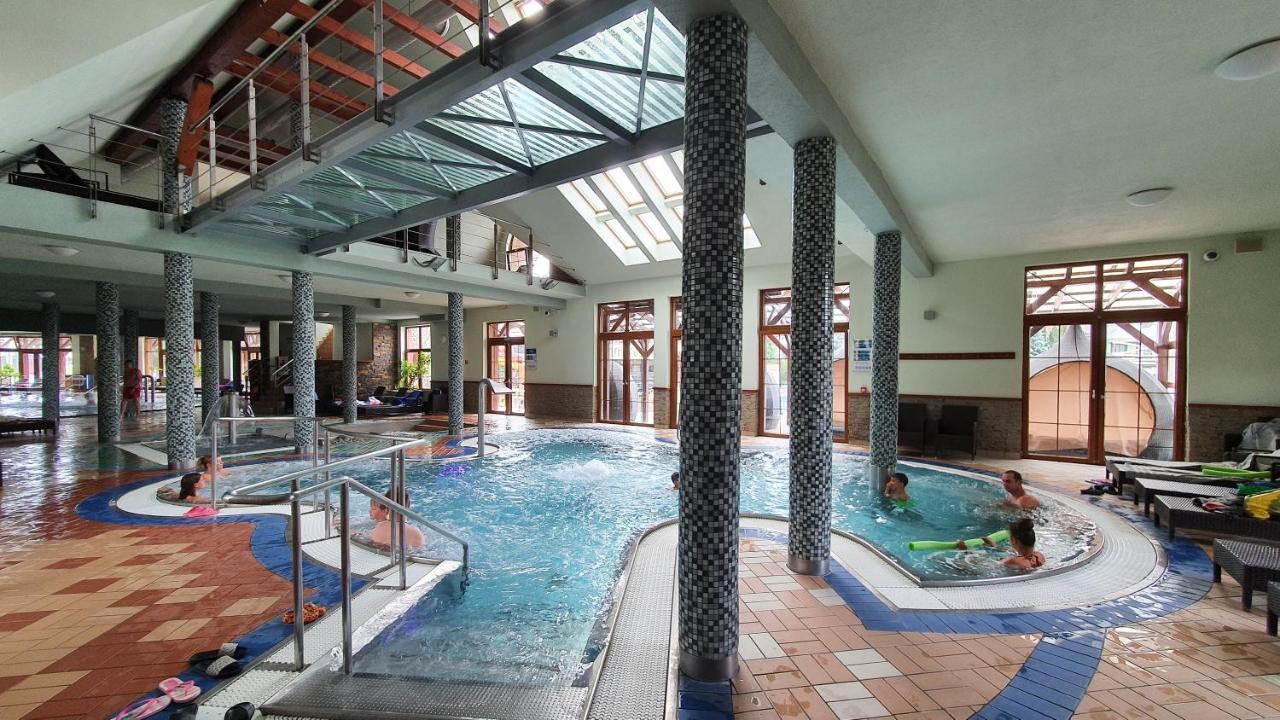 Apartman Aquapark - Hotel เบเชนยอวา ภายนอก รูปภาพ