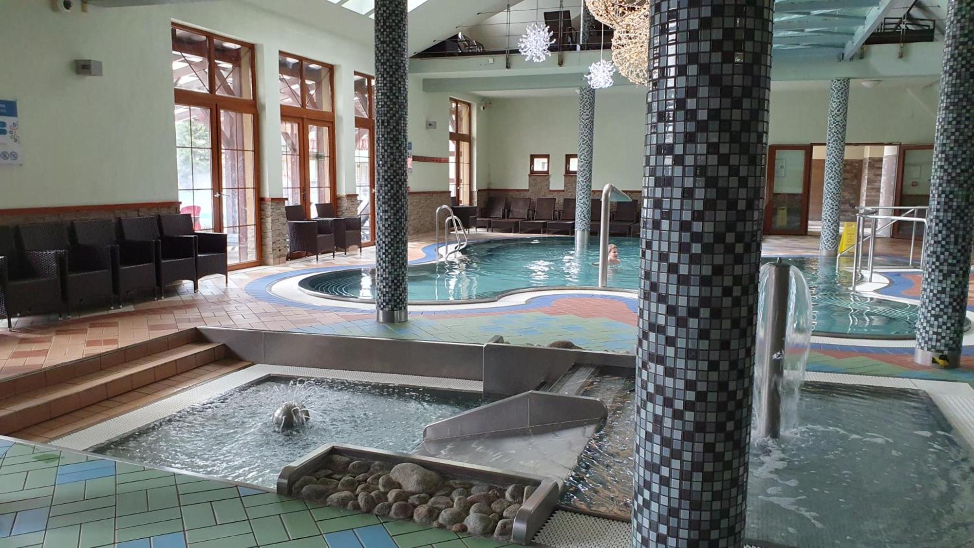 Apartman Aquapark - Hotel เบเชนยอวา ภายนอก รูปภาพ
